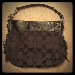 🔥Authentic Coach Blk Sig Lg Purse🌺